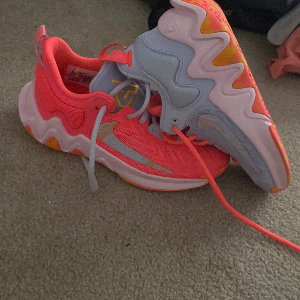 nike giannis immortality 2s